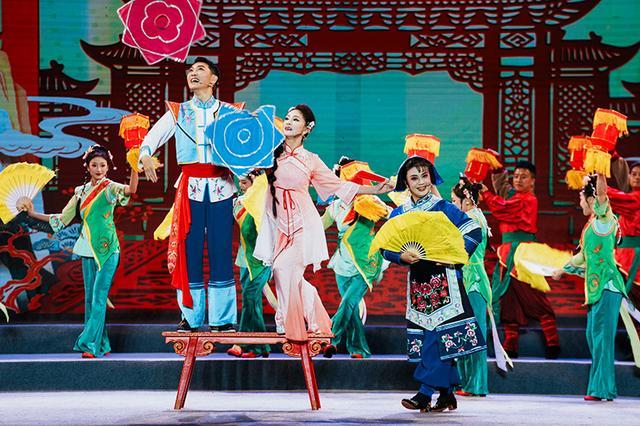 第十一届云南省花灯滇剧艺术周开幕式演出。 受访者供图