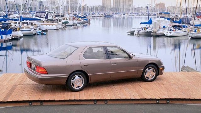 为什么这辆老款雷克萨斯是史上最好的“穷人版劳斯莱斯”?-有驾