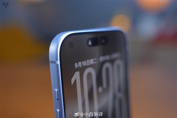 iPhone 18 Pro屏下组件藏不住:肉眼可见 强迫症直呼受不了