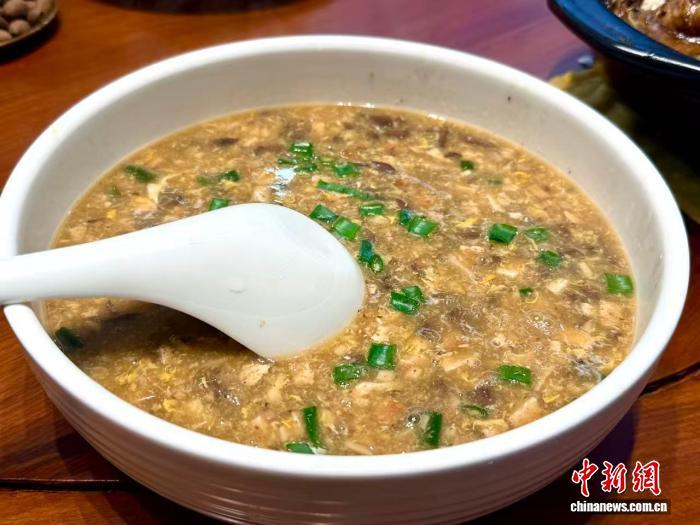 2月17日,诸暨特色菜——西施豆腐。骆泽明 摄
