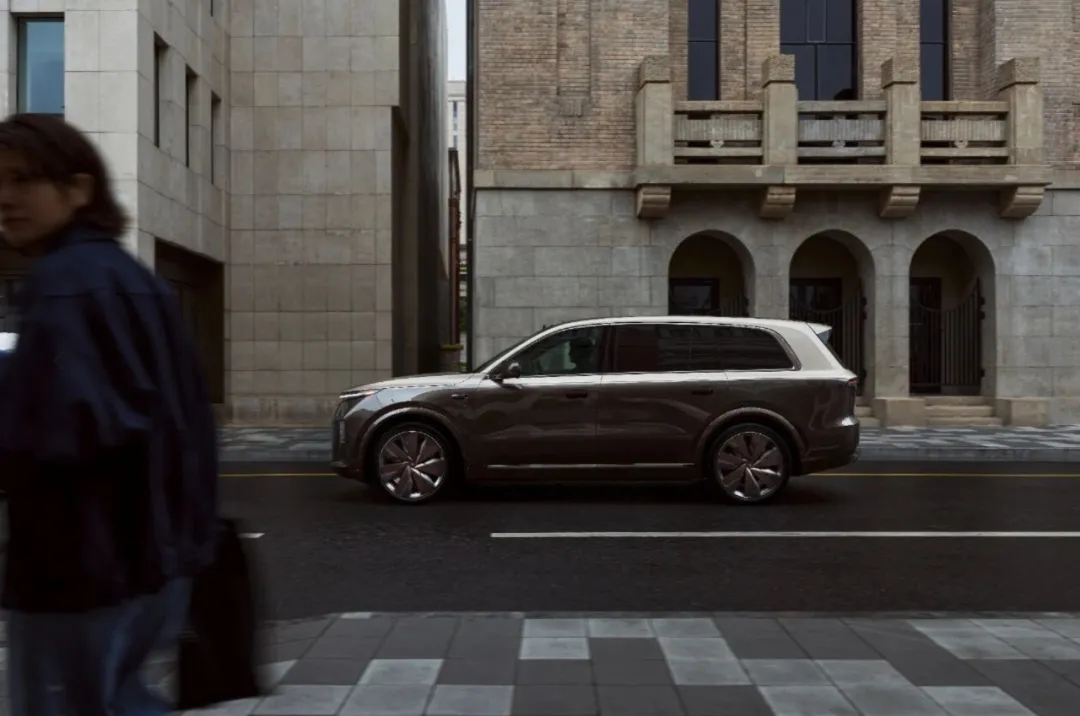 理想L9 Livis不只是升级，是想把“车”变成另一种东西