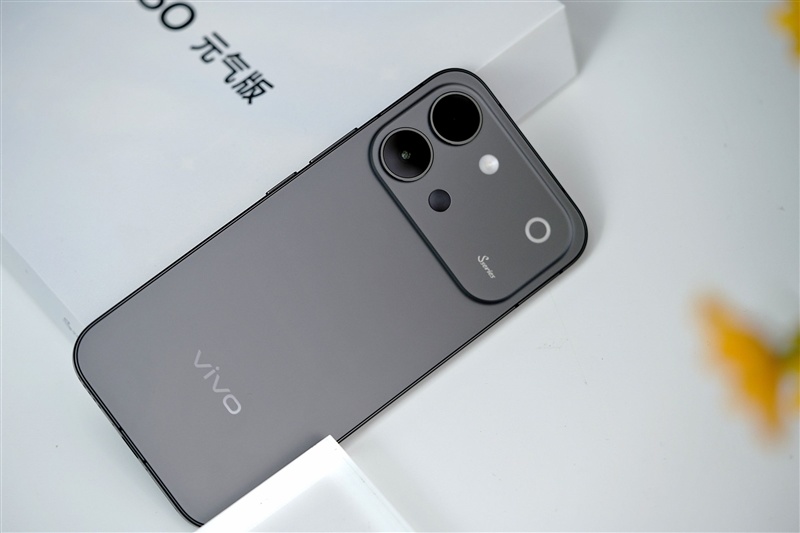 颜值不输旗舰!vivo S60元气版全面评测:性价比机型里的均衡水桶机
