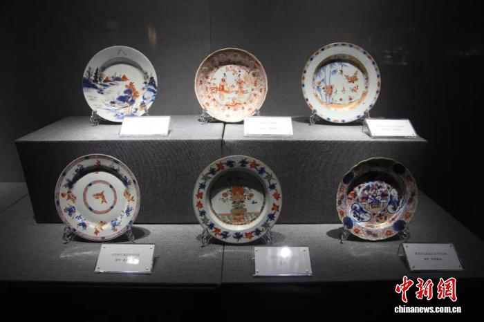 江西景德镇，中国陶瓷博物馆展出的明清外销瓷。(资料图)中新社记者 王剑 摄