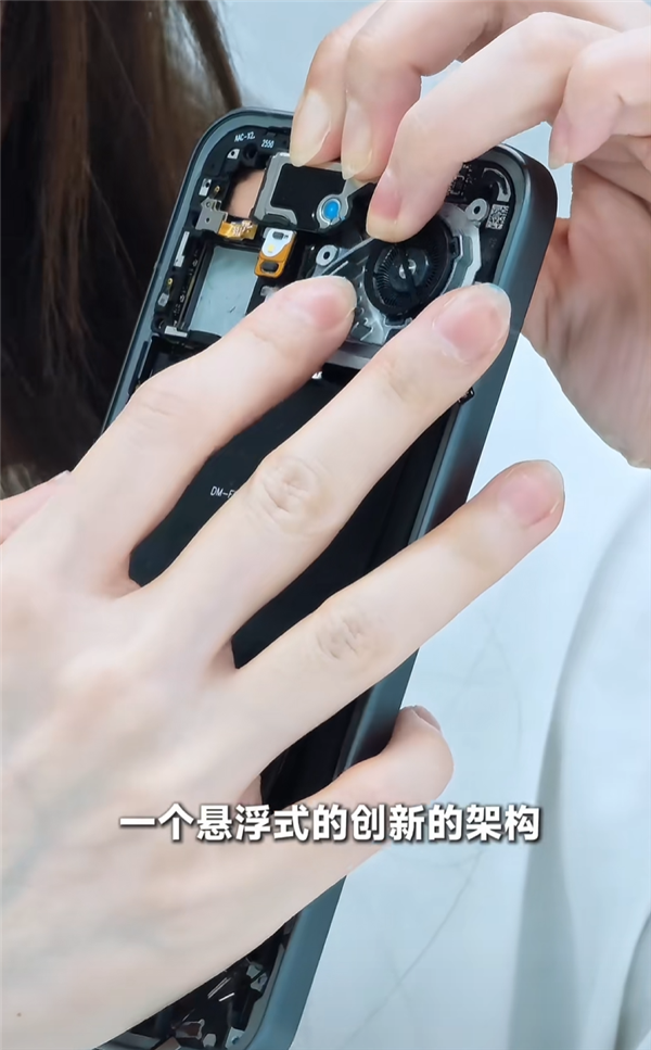 拆开才知道多猛!REDMI K90 Max内部揭秘:风扇尺寸行业最大 罕见金属轴承
