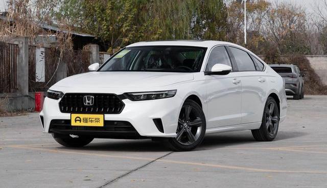 预算13万不看网红车，我提了英仕派，这才叫B级车底盘！-有驾