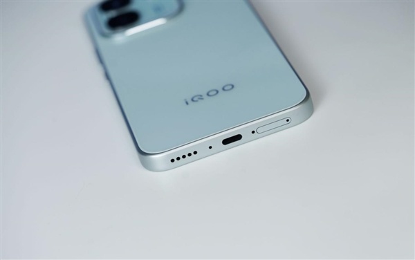 iQOO首款万毫安时手机！Z11S图赏