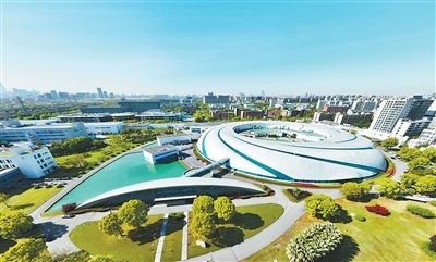 外国友人镜头里欣欣向荣的中国——“小家”热气腾腾 “大家”蒸蒸日上(在中国·看中国)