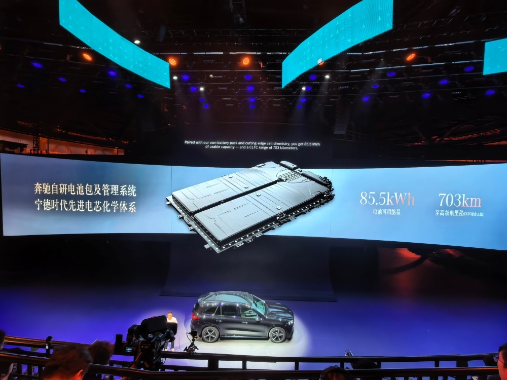 比亚迪海洋旗舰家轿19.69万起开卖！云辇-A、后轮转向、天神之眼B全上车