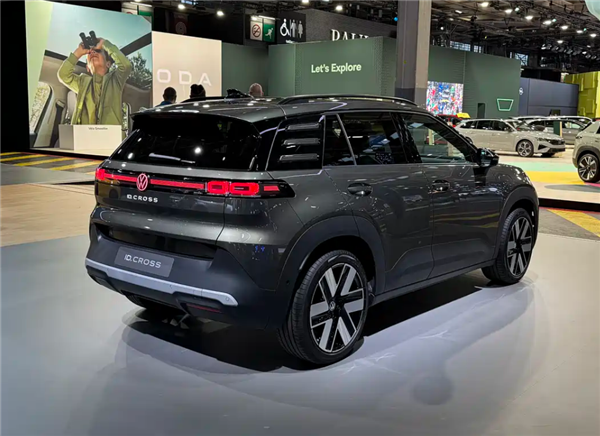 纯电紧凑型SUV！大众ID.CROSS实车亮相：外观硬核