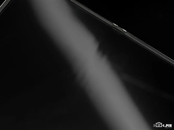 超越行业老大哥！OPPO的新折叠屏好像真的感受不到折痕了