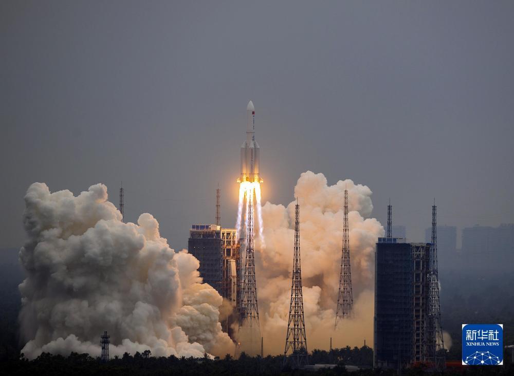 2021年4月29日11时23分，中国空间站天和核心舱在我国文昌航天发射场发射升空，准确进入预定轨道，任务取得成功。新华社记者 周佳谊 摄