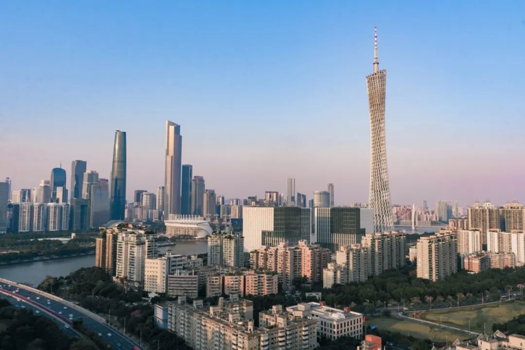 摄图网_501564377_广州珠江新城三塔建筑风光_(企业商用).jpg