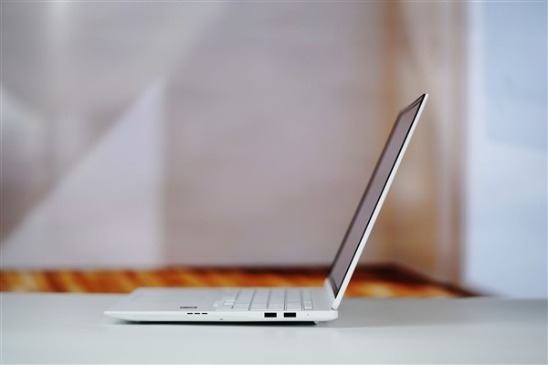 续航轻松超苹果MacBook!荣耀MagicBook Pro 16 2026图赏