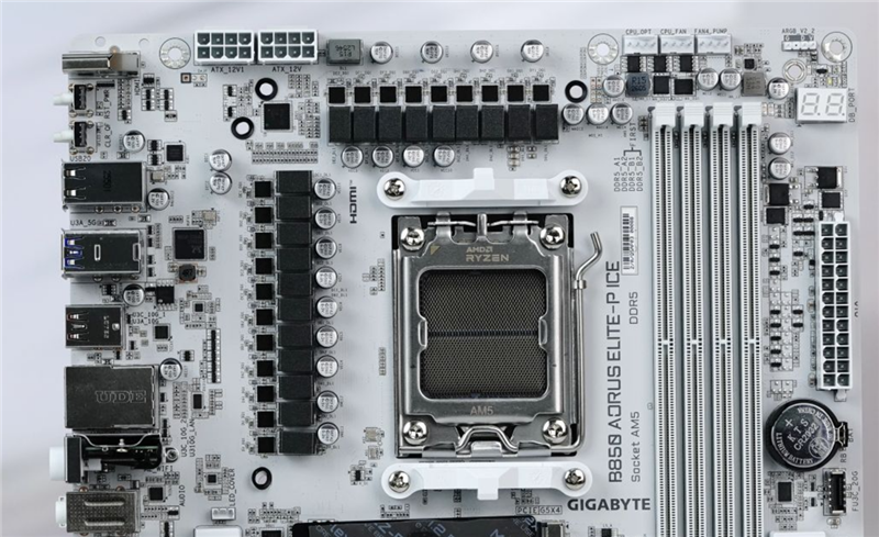纯白搭配二次元!技嘉B850 AORUS ELITE-P ICE雕妹主板装机体验