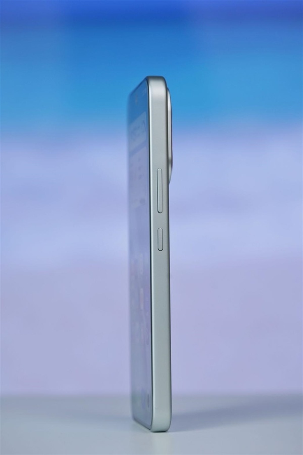 iQOO首款万毫安时手机！Z11S图赏