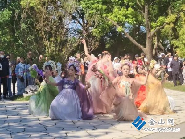国庆客流 “爆棚”!金山公园景区全力守牢游园安全3