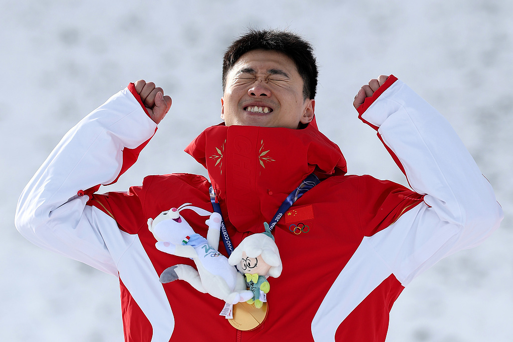 王心迪、徐梦桃成为中国体育史上第5对奥运金牌夫妇