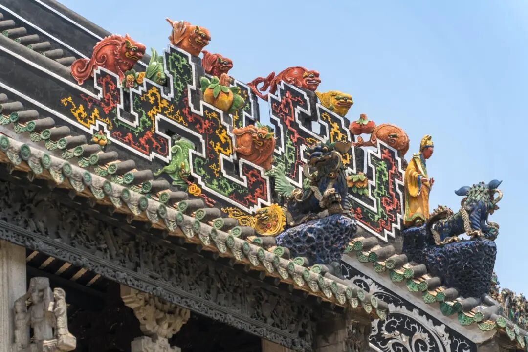 摄图网_700394942_广州陈家祠屋顶的灰塑艺术(企业商用).jpg