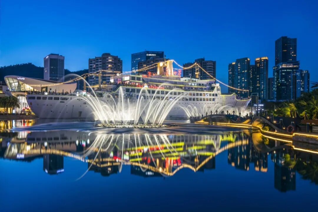 摄图网_501777816_banner_海上世界灯光秀（企业商用）.jpg