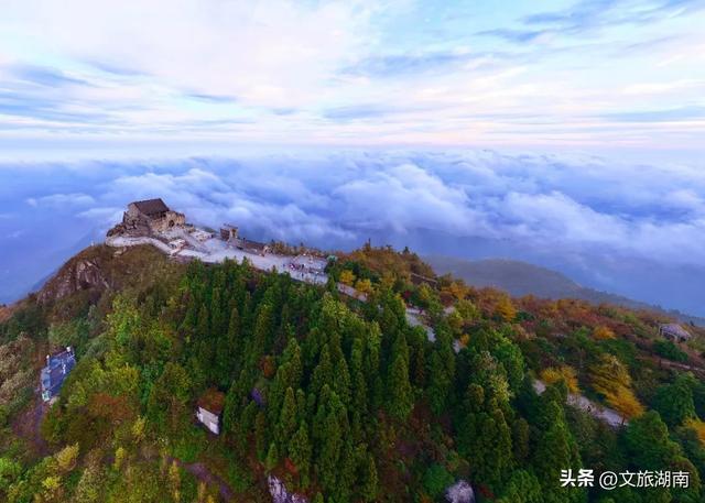 南岳衡山风景区层林尽染。图/曹正平 文兰