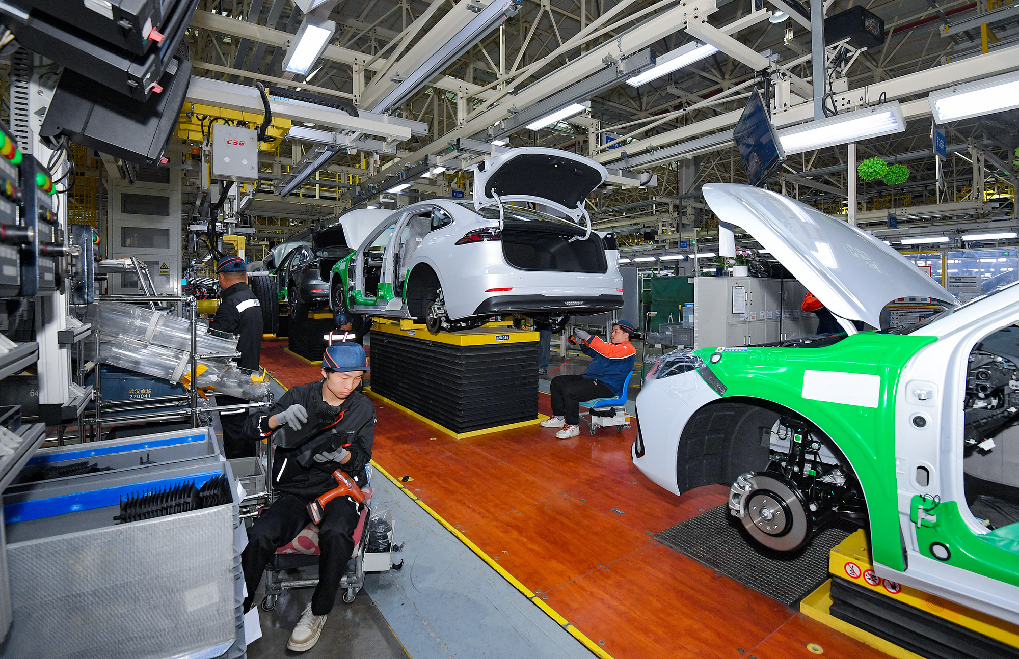 贵阳：新能源汽车生产线