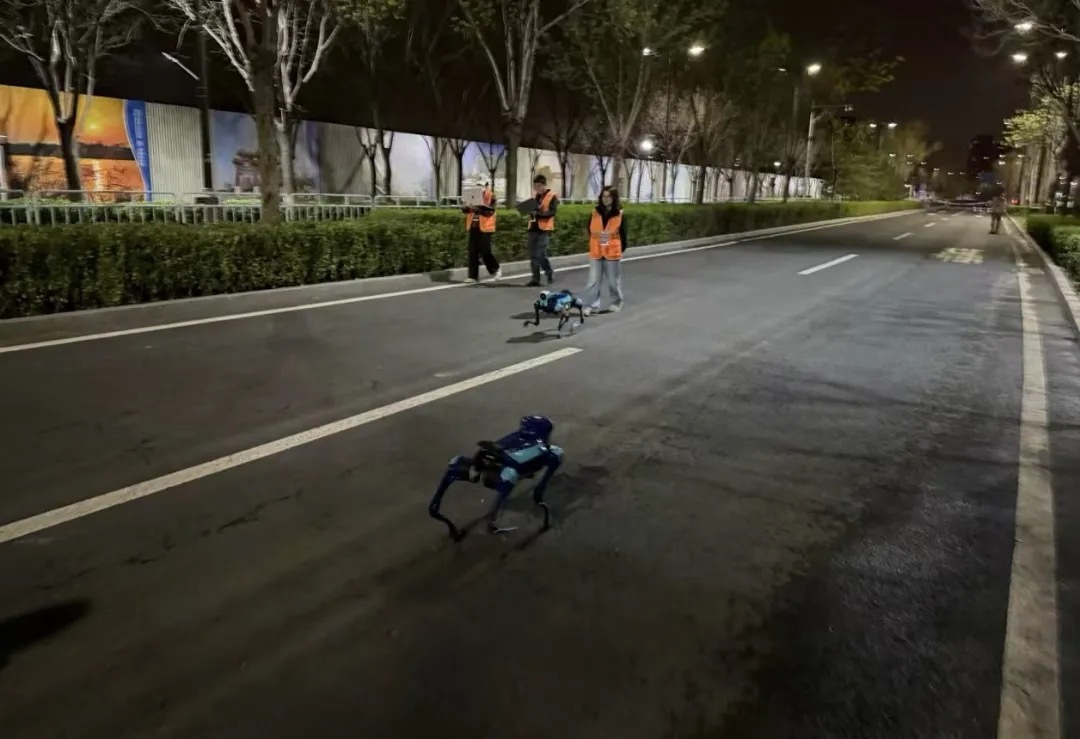 早报|苹果:建议更新iOS保护iPhone数据安全/华为苹果一季度逆势领跑手机市场/比亚迪回应车库起火