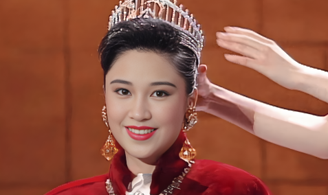 卢淑仪参加港姐选美比赛