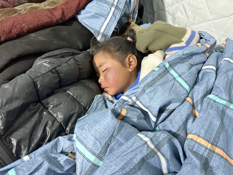 孩子已安稳入睡。人民网记者 李海霞摄