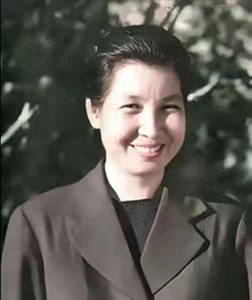 1939年，曾志得知毛主席已再婚暗自感慨：