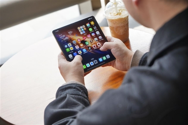 史上最大电池折叠屏旗舰！荣耀Magic V6图赏