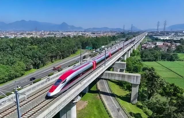 河内广宁高铁念念象图
