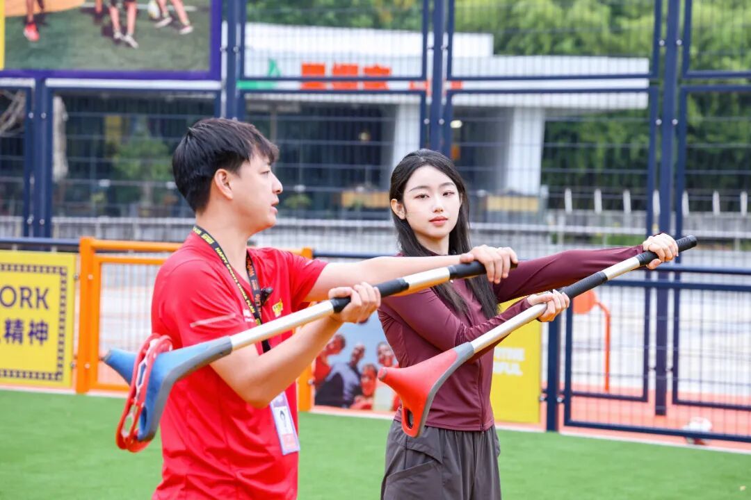 9月20日 群(足球 运动)玩湃智慧足球广场开园。稿件:管胡雯。 黄春宇 (1)_副本.jpg