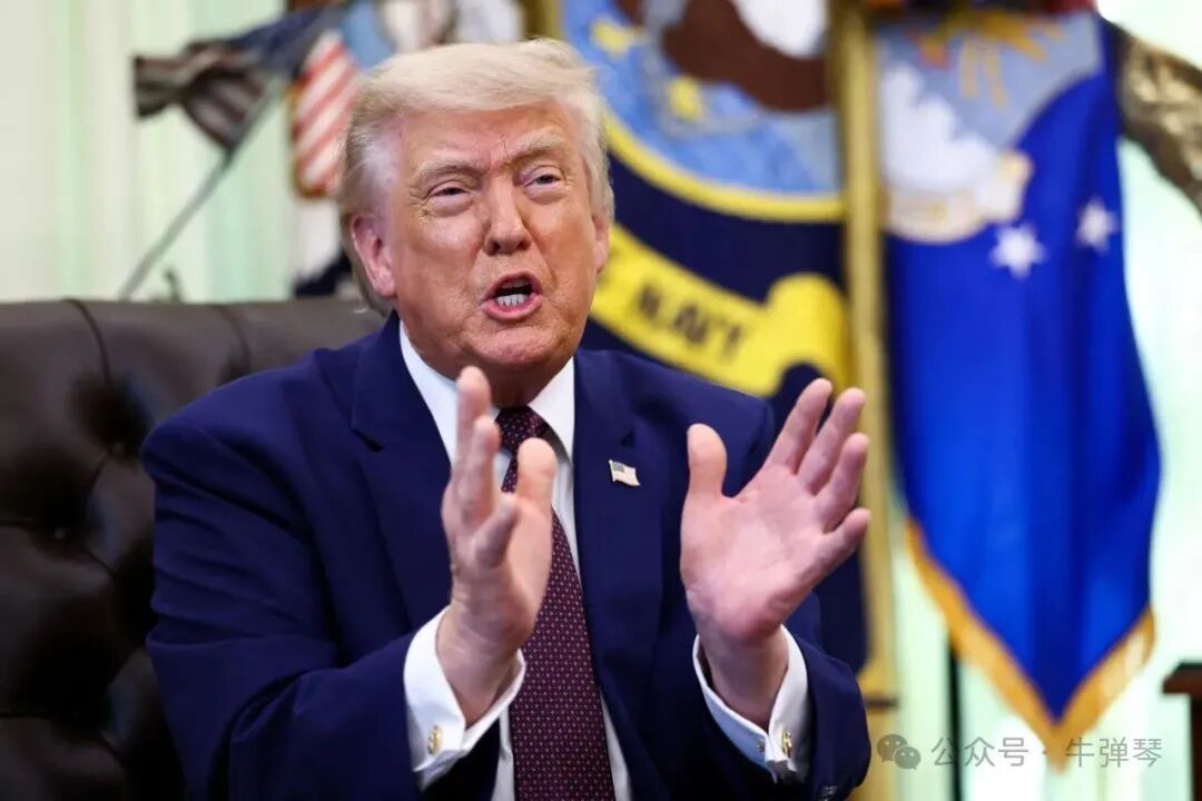 美国总统唐纳德&middot;特朗普于6月3日星期三在白宫椭圆形办公室签署行政命令后向记者发表讲话。