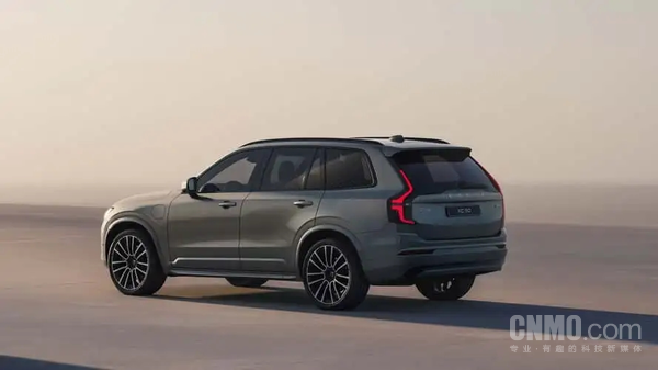 2028款沃尔沃XC90 T8