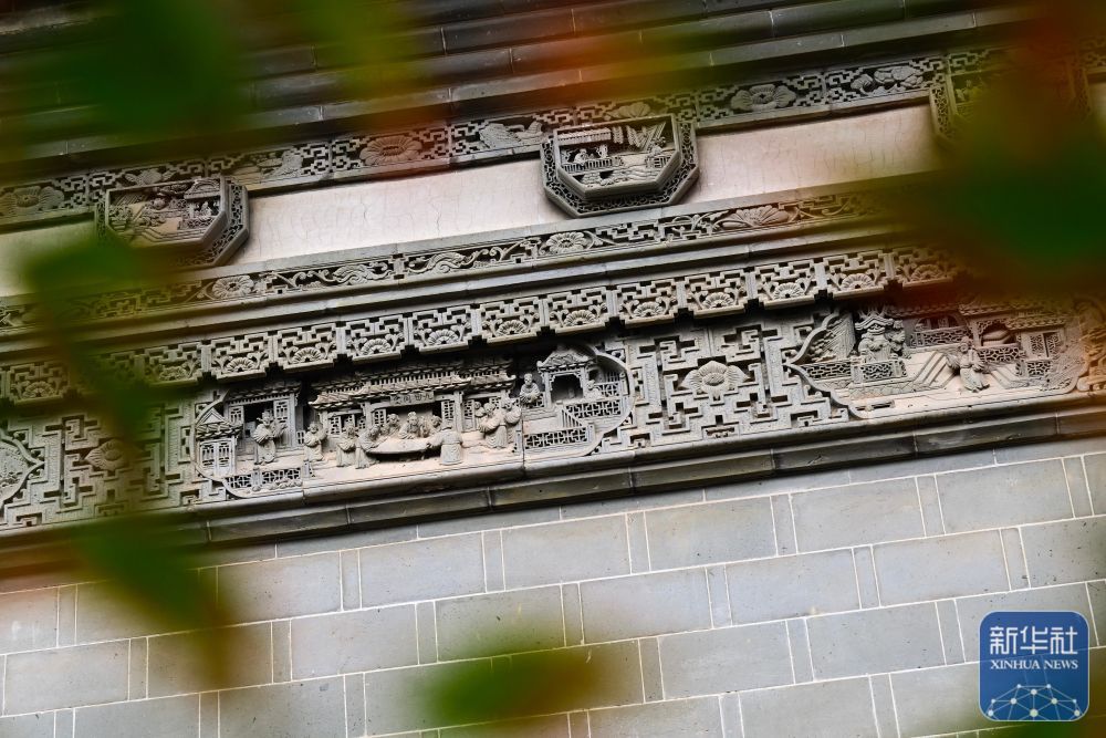 1月29日在瞻淇村一幢古民居内拍摄的砖雕。