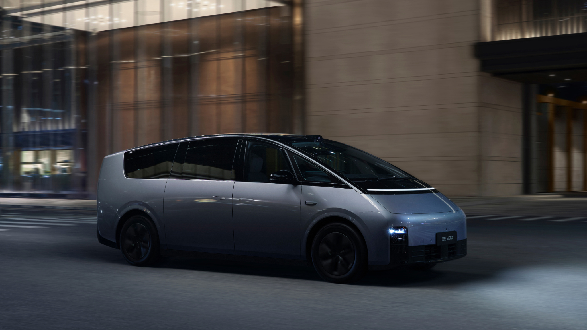 早报|更便宜的MacBook有望本周发布/荣耀机器人手机正式亮相/小米徕卡手机国行版官宣