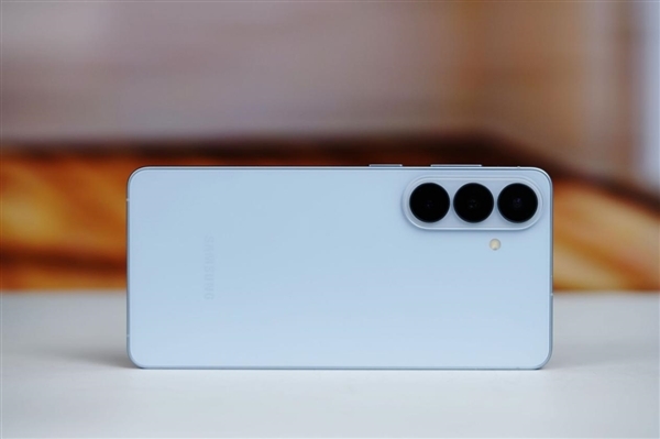 7999元AI旗舰！三星Galaxy S26+图赏