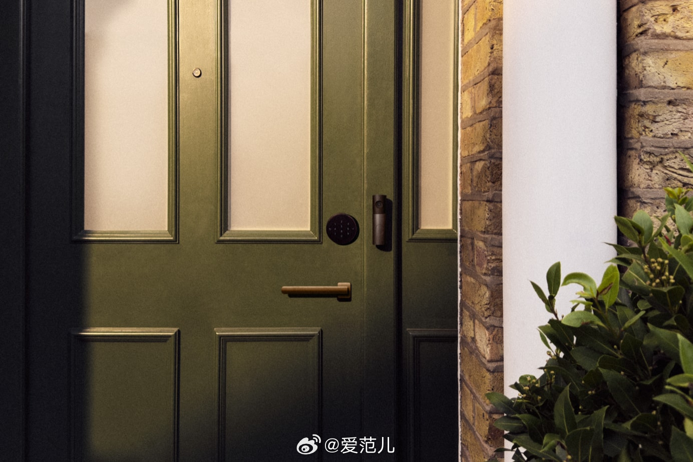 【苹果「果家」新品来了!】🏠 刚刚,苹果联合 LG 和施耐德电气,