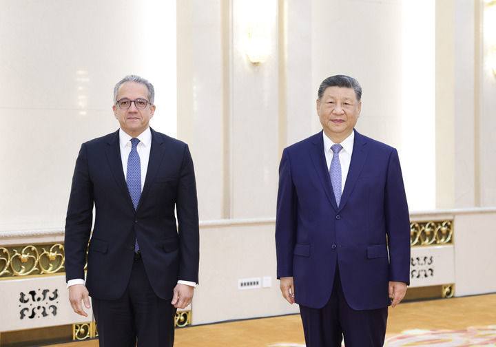 5月12日下午，国家主席习近平在北京人民大会堂会见联合国教科文组织总干事阿纳尼。新华社记者 翟健岚 摄
