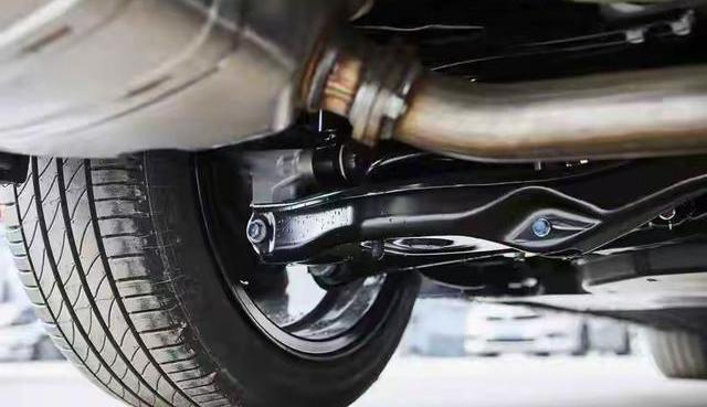 预算13万不看网红车，我提了英仕派，这才叫B级车底盘！-有驾