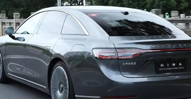 狂飙两百公里，先开享界S9再换奔驰S400，实测差距一目了然！-有驾