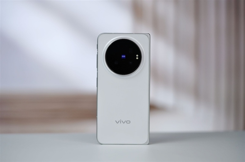 超强小V单同款影像系统 vivo X Fold6手机全面评测：一款用出了电脑味儿的大折屏