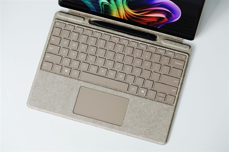 新一代 Surface Pro，13英寸评测：性能能效进步巨大 核显媲美最新X86