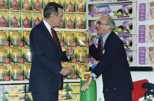 1992年,老布什在。