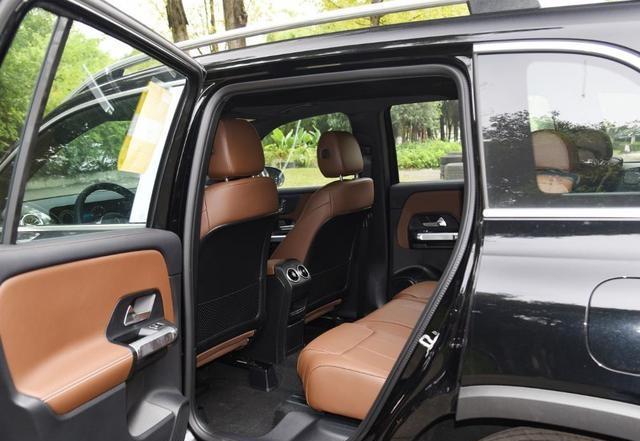 奔驰价格大跳水!7座SUV跌至18万,配2.0T四驱还有双天窗-有驾