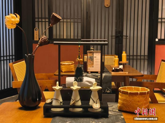 年轻人爱上“新中式头疗”:从“头”开始的中医养生与情绪疗愈(图1)