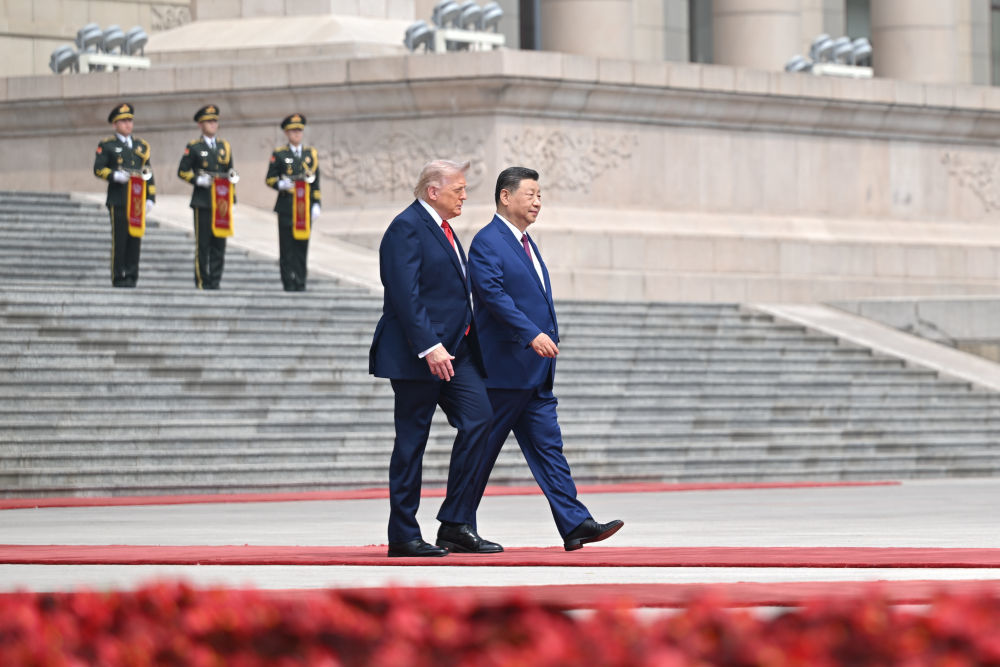5月14日上午，国家主席习近平在北京人民大会堂同来华进行国事访问的美国总统特朗普举行会谈。会谈前，习近平在人民大会堂东门外广场为特朗普举行欢迎仪式。新华社记者 李响 摄