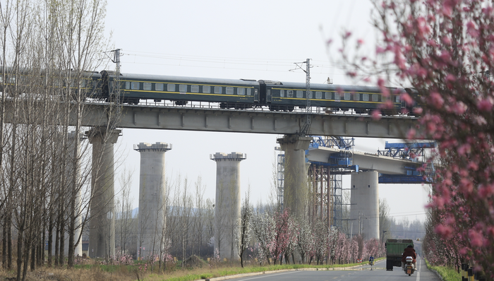 场地债欧洲杯体育,基建,