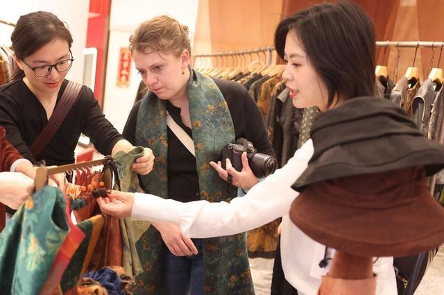 欢乐海岸PLUS&middot;莨拾捌旗舰店。