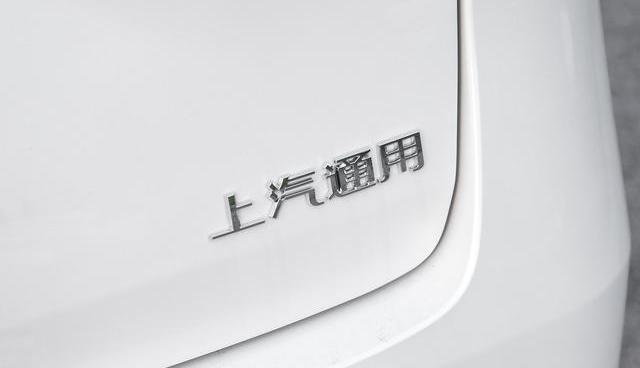之前我一直开一台紧凑级 SUV，单身的时候用着挺顺手，通勤代步、周末出游都能应付-有驾
